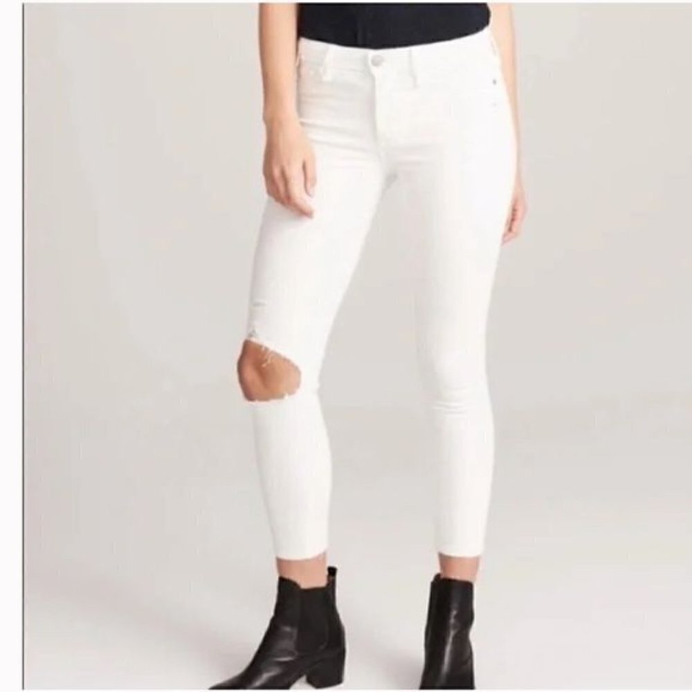 Abercrombie & Fitch Harper Low Rise Ankle Distressed Knee Slit White Sz 26 2 S